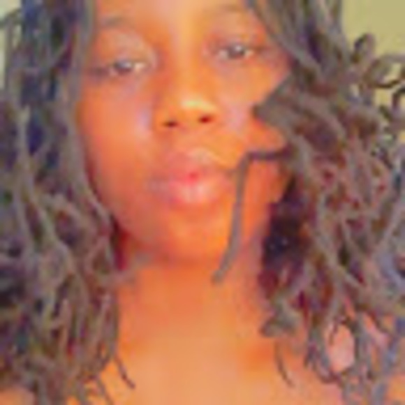 Meet your Posher, Kirsten - Picture 1 of 1